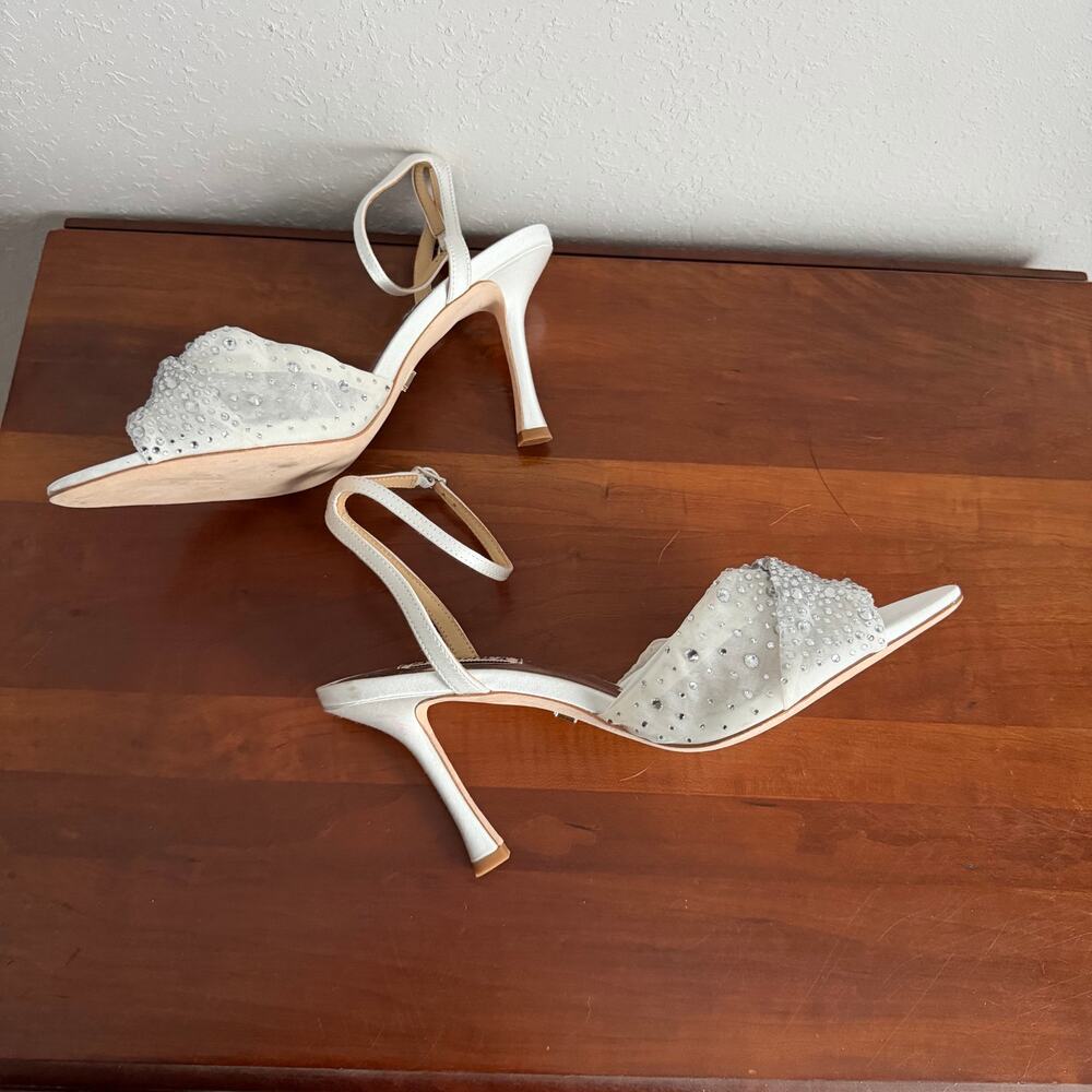 Badgley Mischka Cameryn Satin Peep Toe Stiletto Crystal Embellished Womens 7.5 - Picture 3 of 7